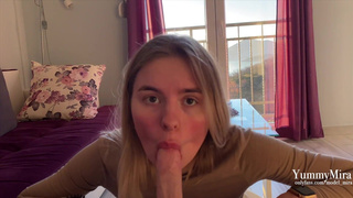 Раздвигай ножки и бери в ротик: горячий минет с огромным членом