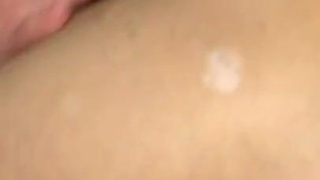 Развратная блондинка сосет мощный хуй в откровенном видео