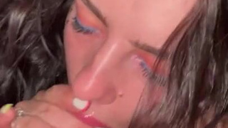 Машенька в деле: как супруг заставил жену обслужить его твердый хуй