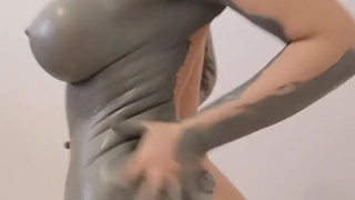 Развратное видео с ElfGoyaz – смотри, как она доводит до экстаза