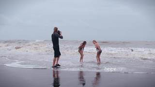 Черный пляж, жаркие ласки: откровенный Bali-трип с Кловер