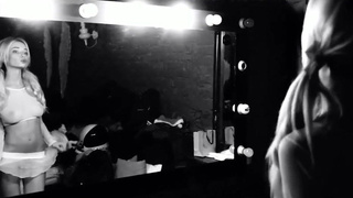 Сексуальная Наталья в жгучем анальном видео – развратный вечер с вибратором и страстью