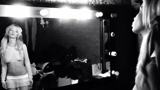 Сексуальная Наталья в жгучем анальном видео – развратный вечер с вибратором и страстью