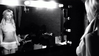 Сексуальная Наталья в жгучем анальном видео – развратный вечер с вибратором и страстью