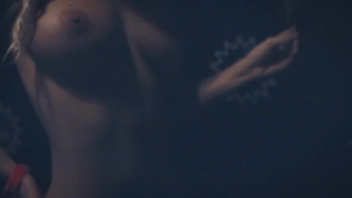 Горячая зимняя оргия с Натальей – страстный секс в снежном раю