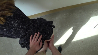 Страстная измена в подъезде: жесткий секс раком с женой соседа