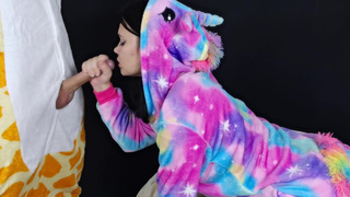 Секс в кигуруми: волшебный минетик от пушистой киски