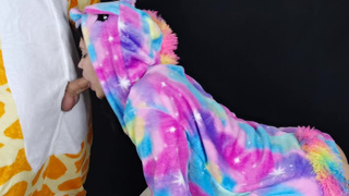 Секс в кигуруми: волшебный минетик от пушистой киски