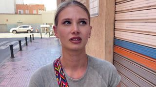 Секс-массаж для страпонной богини: как довести длинноволосую соседку до дикого оргазма и снять боль в спине