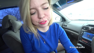 Секс в машине: страстная жена ублажает мужа-дальнобойщика за рулем