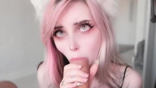 Нежная минетистка PinkLoving в горячем BJ-ролике