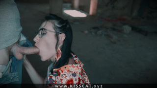 Заброшенный дом страсти: одинокая красотка и таинственный дух