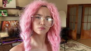 Азиатка в горячем порно просит друга сесть ей на лицо