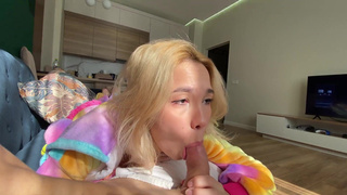 Горячий единорог сбрасывает костюм: жесткий экшен и страсть в одном кадре